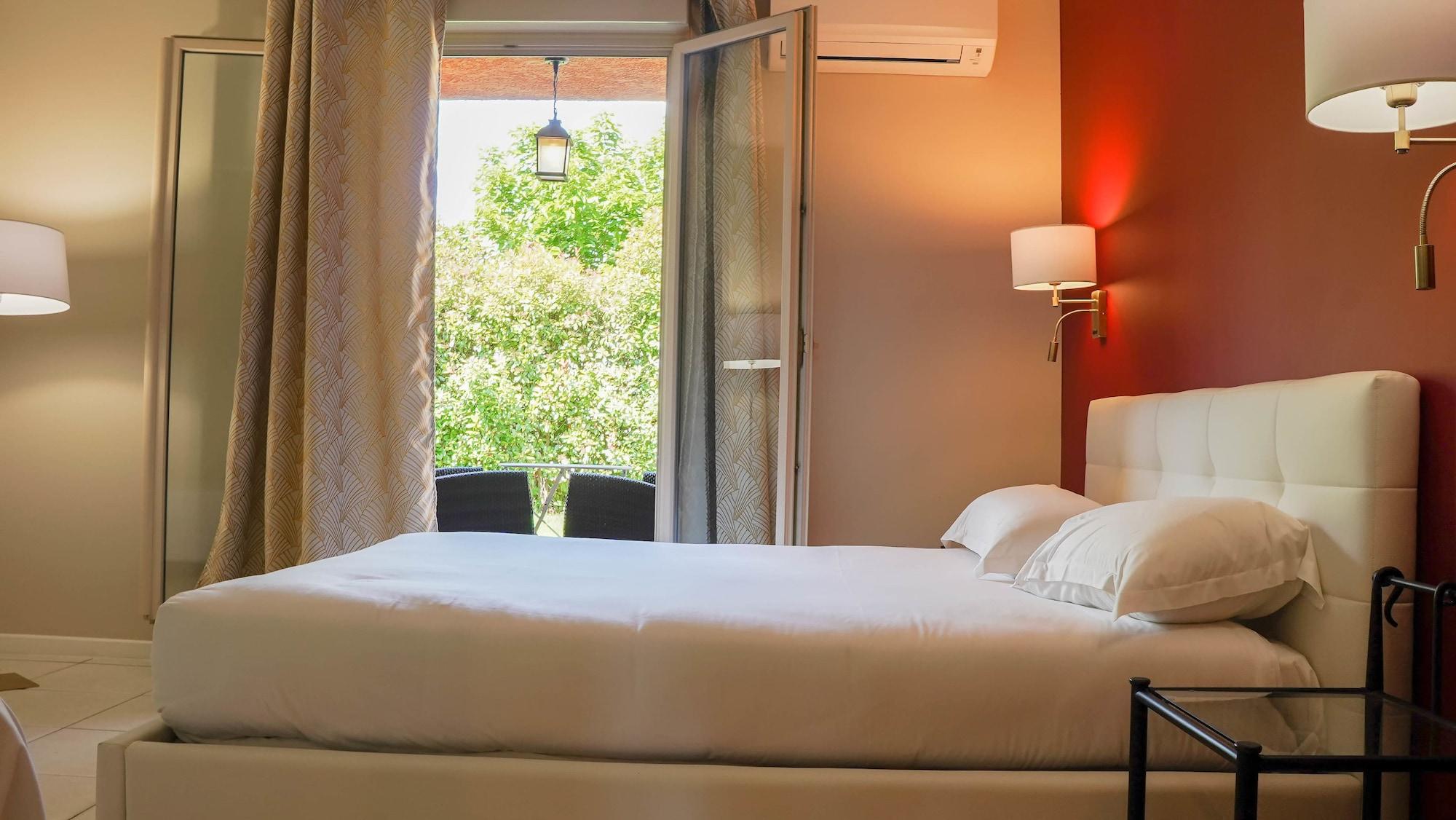 Hotel Les Jardins Lucciana  Ngoại thất bức ảnh