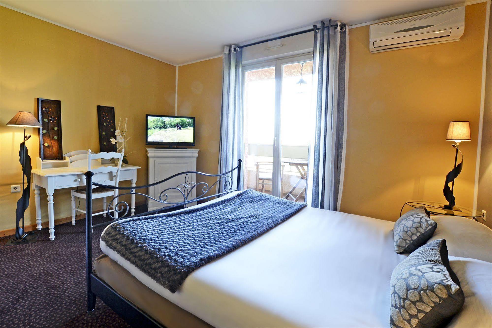 Hotel Les Jardins Lucciana  Ngoại thất bức ảnh